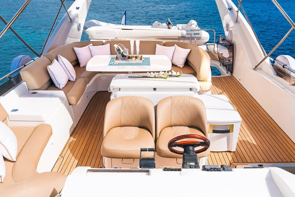 princess 21m- yachts in mykonos - yacht rentals - booking VictoriaS yacht