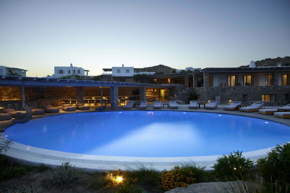 luxurious pool - best villa mykonos - bluewave villa billionaire club mykonos