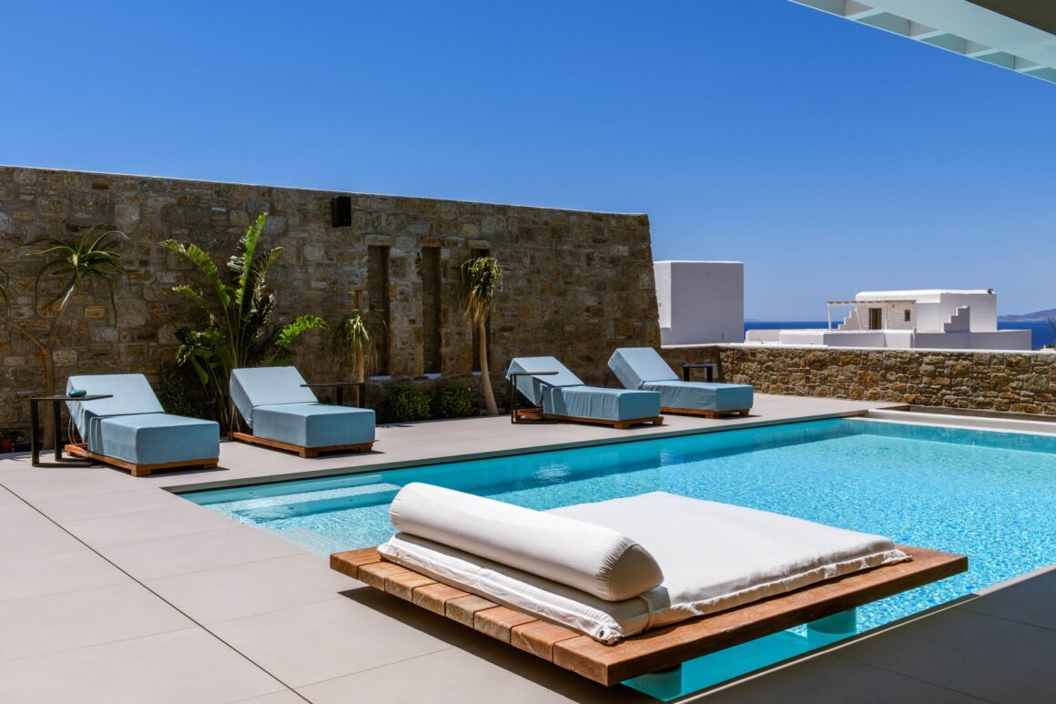 villa Millionaires - luxury villas in Mykonos - billionaire club mykonos - mykonos luxury villa pool