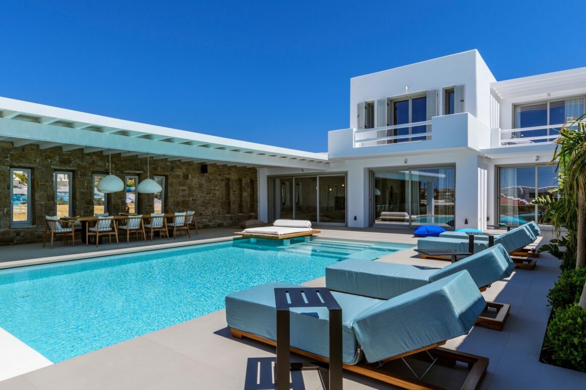 luxury concierge services mykonos - Amazing villas in Mykonos - millionaires villa - billionaire club mykonos - 10