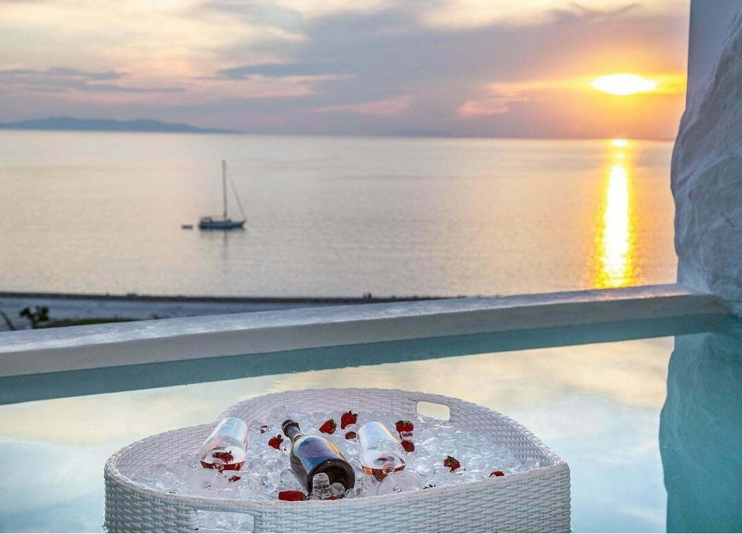 romantic view - luxury suites mykonos - tagoo black - billionaire club Mykonos villas
