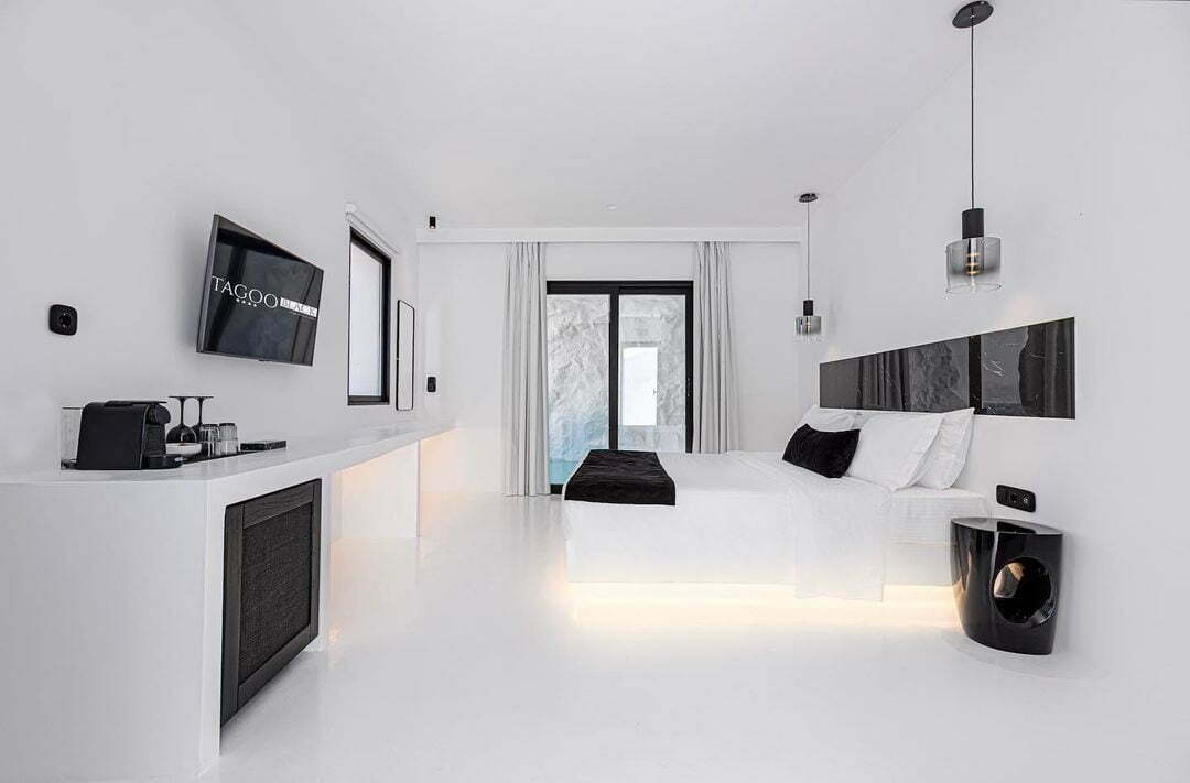 booking luxury suites mykonos - tagoo black - billionaire club Mykonos villas