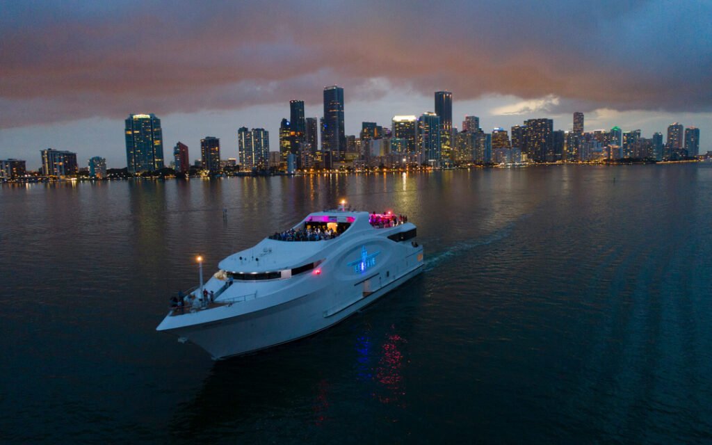 mega miami yachts - billionaire club - luxury yachting - nichols brother 222 yacht