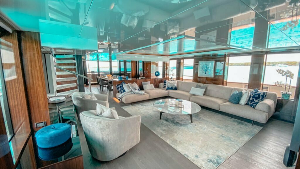 yachts miami - luxury lifestyle - billionaire club miami inside