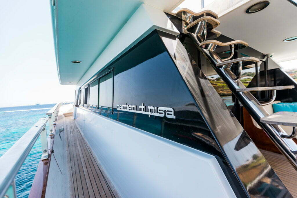 luxurious yachts mykonos - charter a yacht - cantieri di pisa- billionaire club mykonos concierge #64