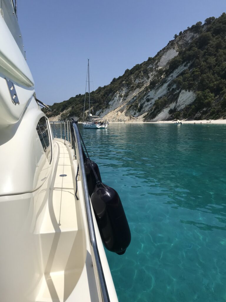 yachts mykonos - charter a yacht - ferretti 46 - billionaire club mykonos concierge 4
