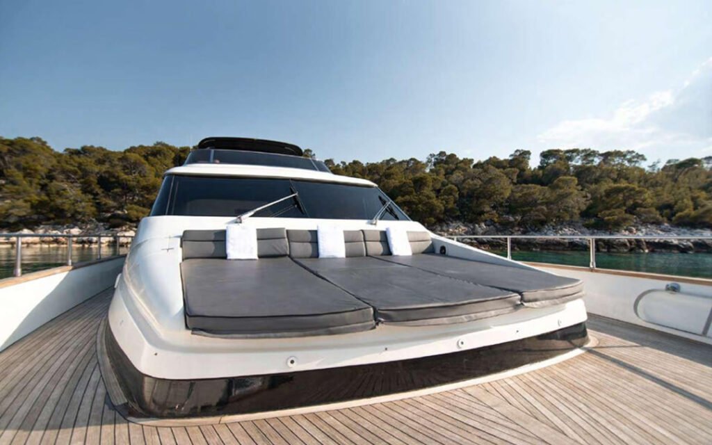 alalunga 78' - billionaires europe - mega yachts mykonos 4