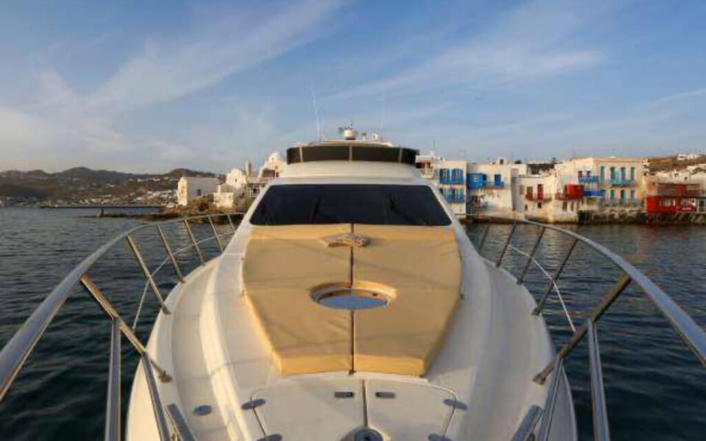 azimut 55 - luxury yachts Mykonos - billionaire club 4