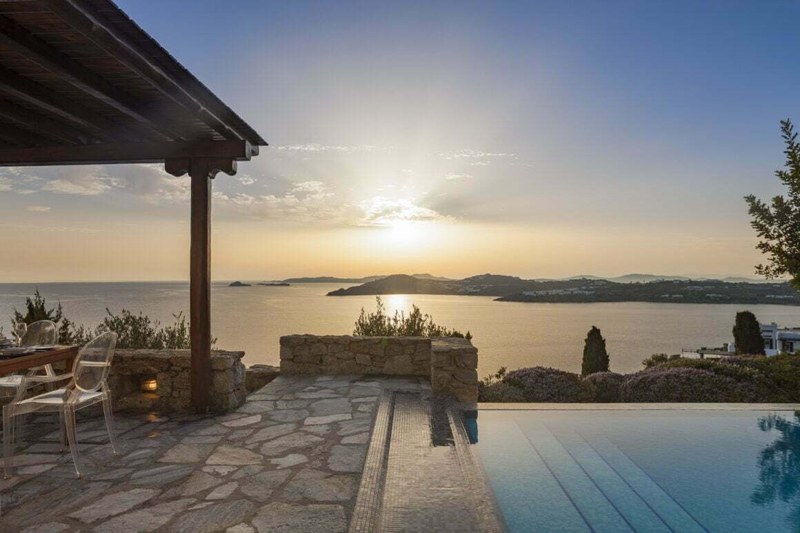 BILLIONAIRE CLUB Mykonos - black villas mykonos - sunset - villa Amalia pool
