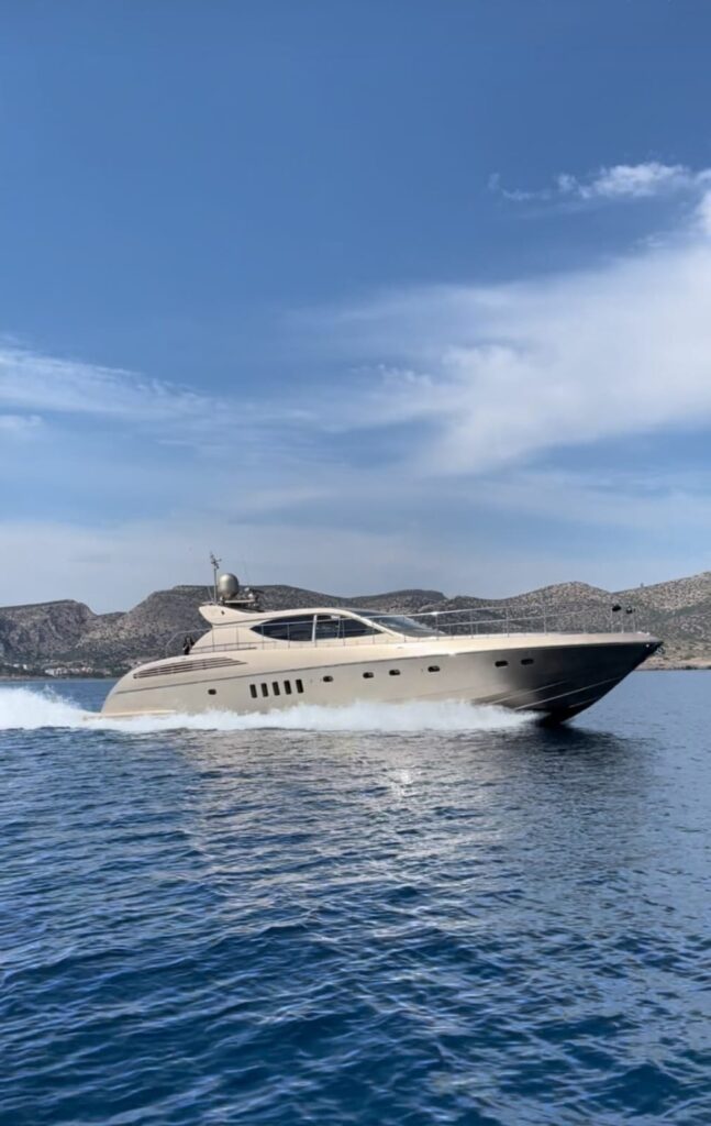 arno leopard - luxurious yachts mykonos - billionaire club mykonos 7