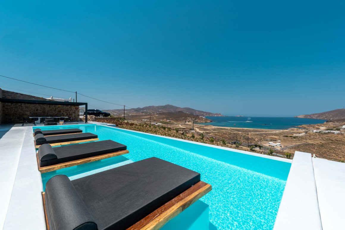 ultra luxury mansions mykonos - billionaire club 3