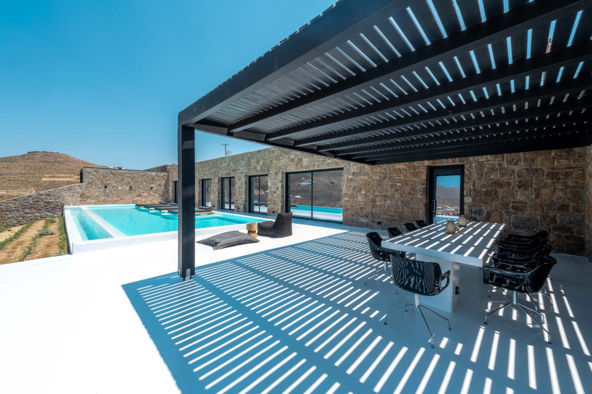 ultra luxury mansions mykonos - billionaire club 1