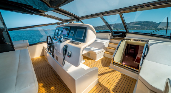 itama - luxury yachts mykonos - billionaires 3